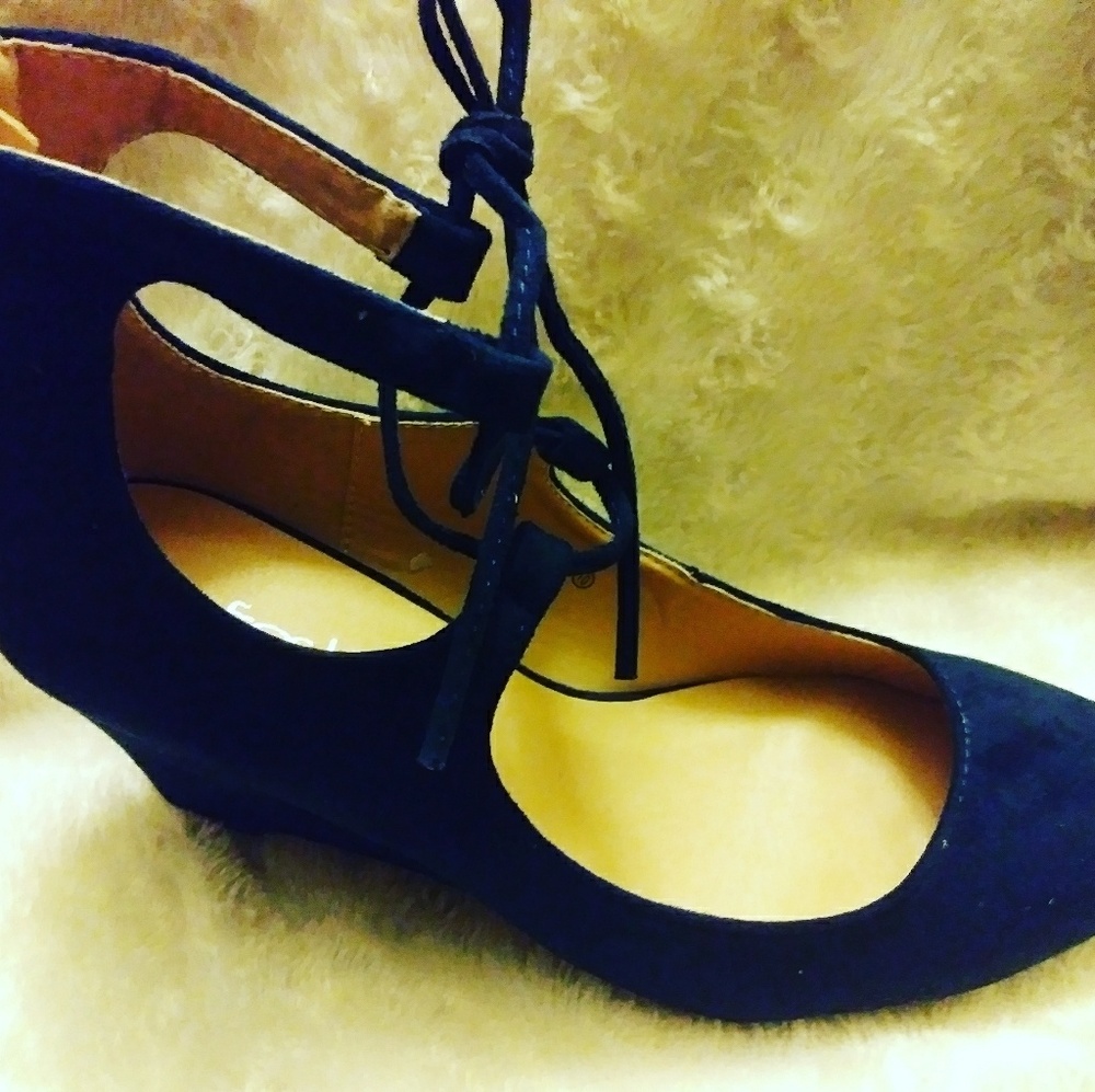 Navy wedge